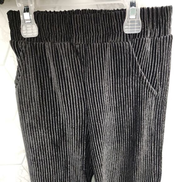 Nwt Girls Christmas Outfit, Wide leg pants and Top, Red or Black - Picture 14 of 16